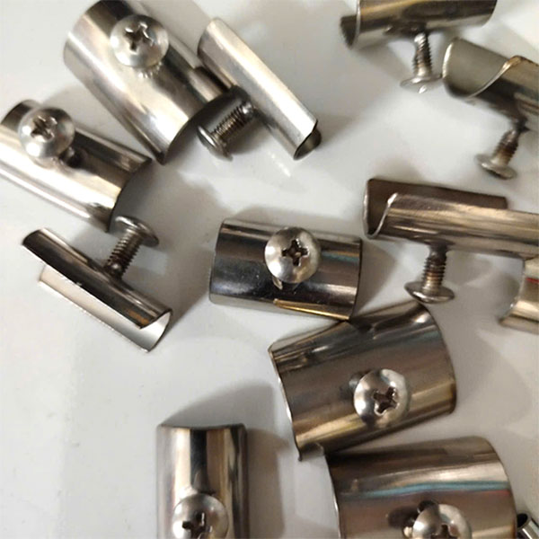khuy lưng co dây giữa áo diều